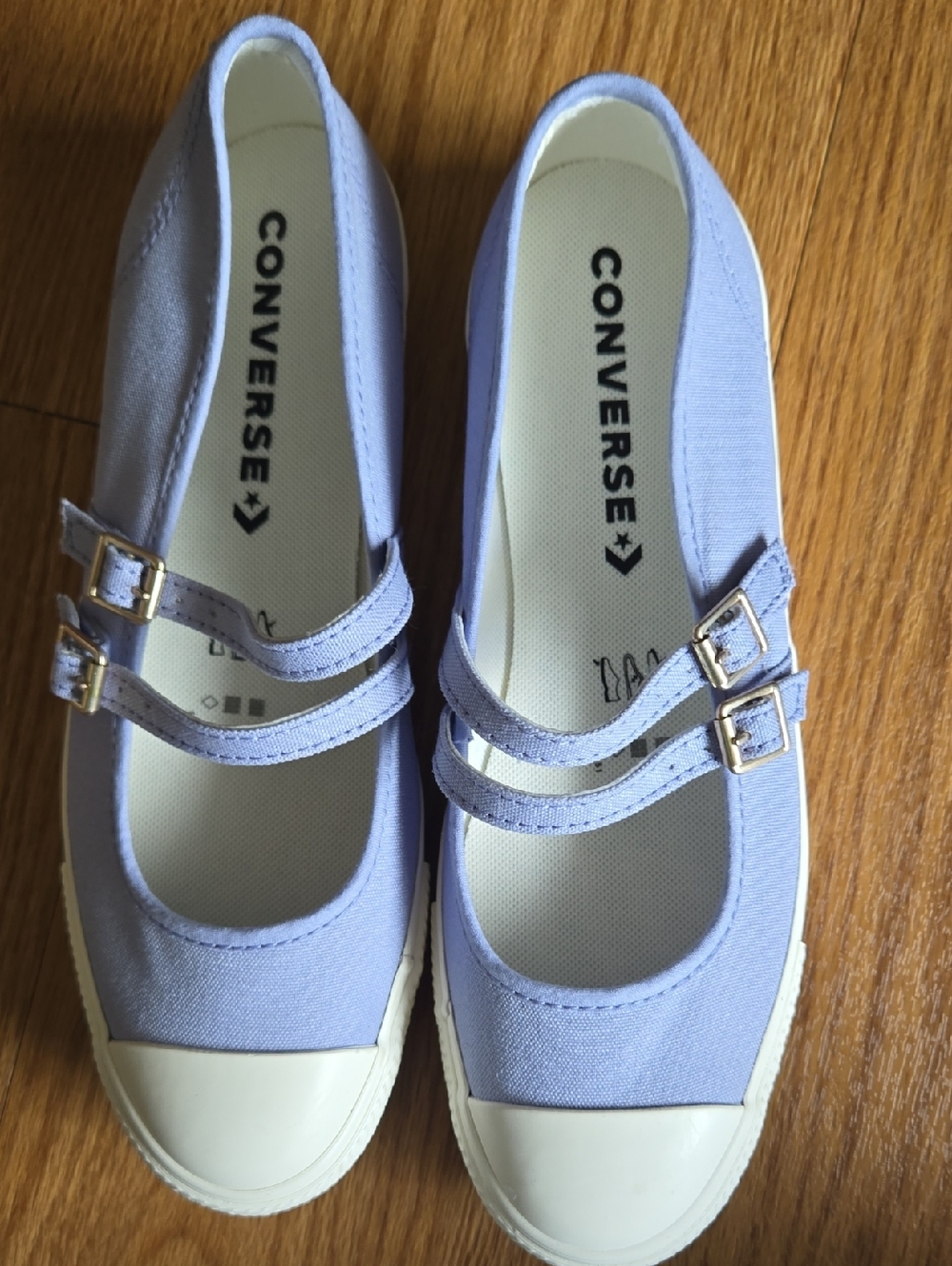 Converse Dainty Mary Janes - Picture 3 of 8